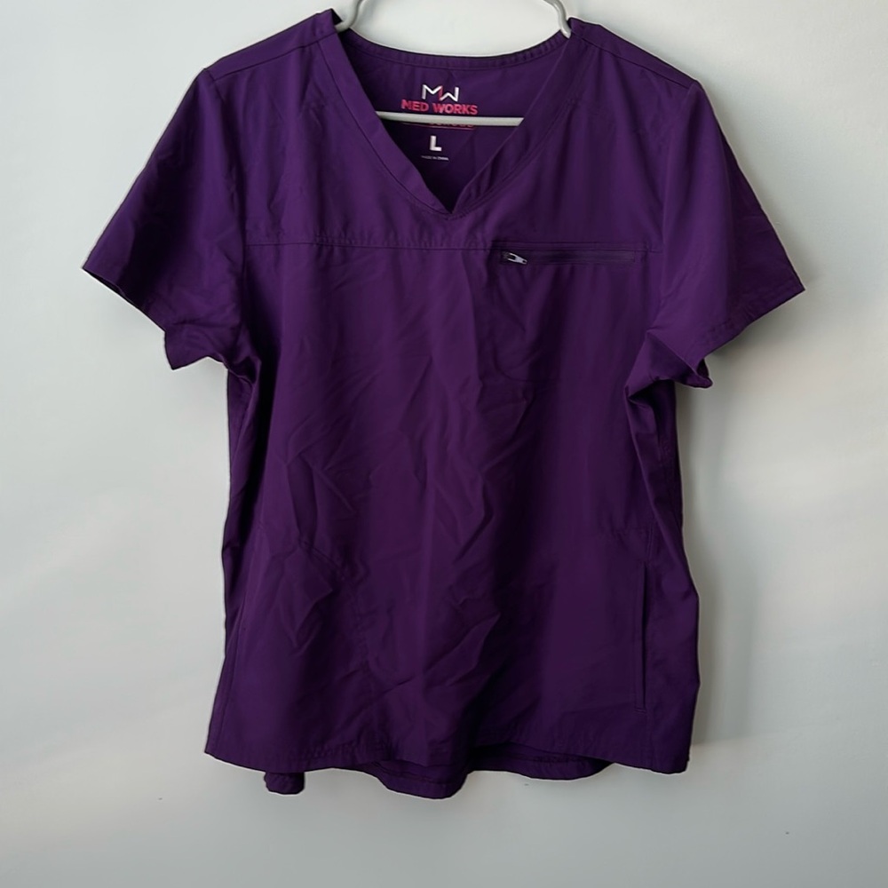 Scrub top